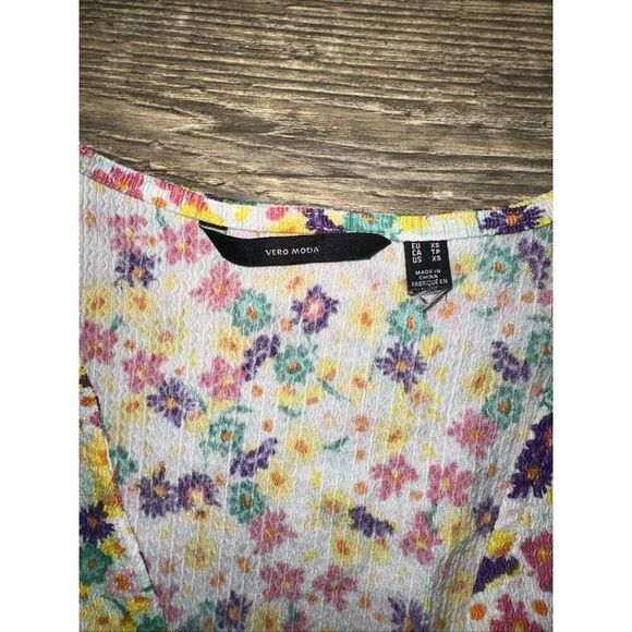 VERO MODA Floral Crop Top. Size XS. Floral Design. NWOT. N - Picture 4 of 7